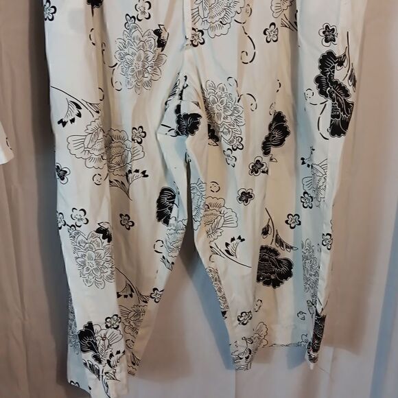 Victoria Jones 2pc. Floral Sequined Capri Set - Picture 4 of 11